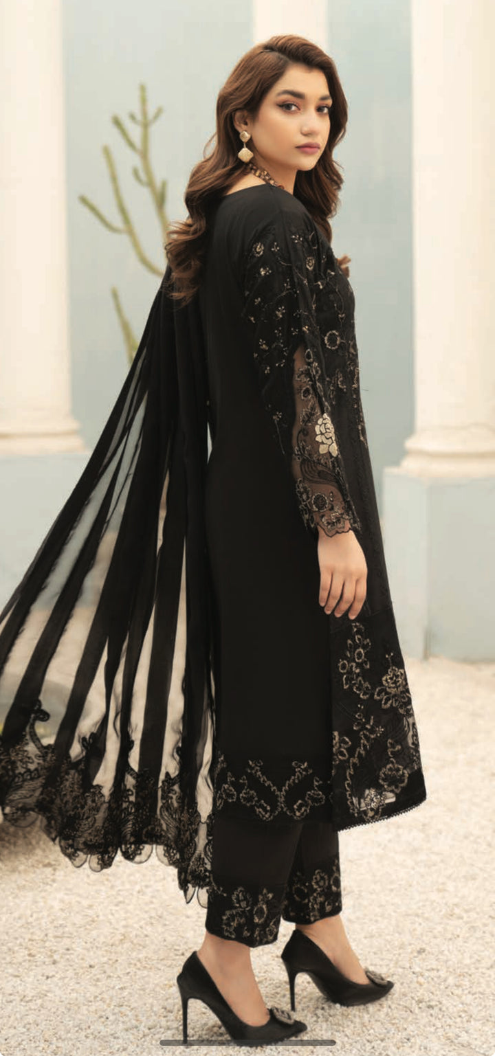 MUNIRA | EMBROIDERED LAWN READY TO WEAR MUNIRA | EMBROIDERED LAWN READY TO WEAR Black