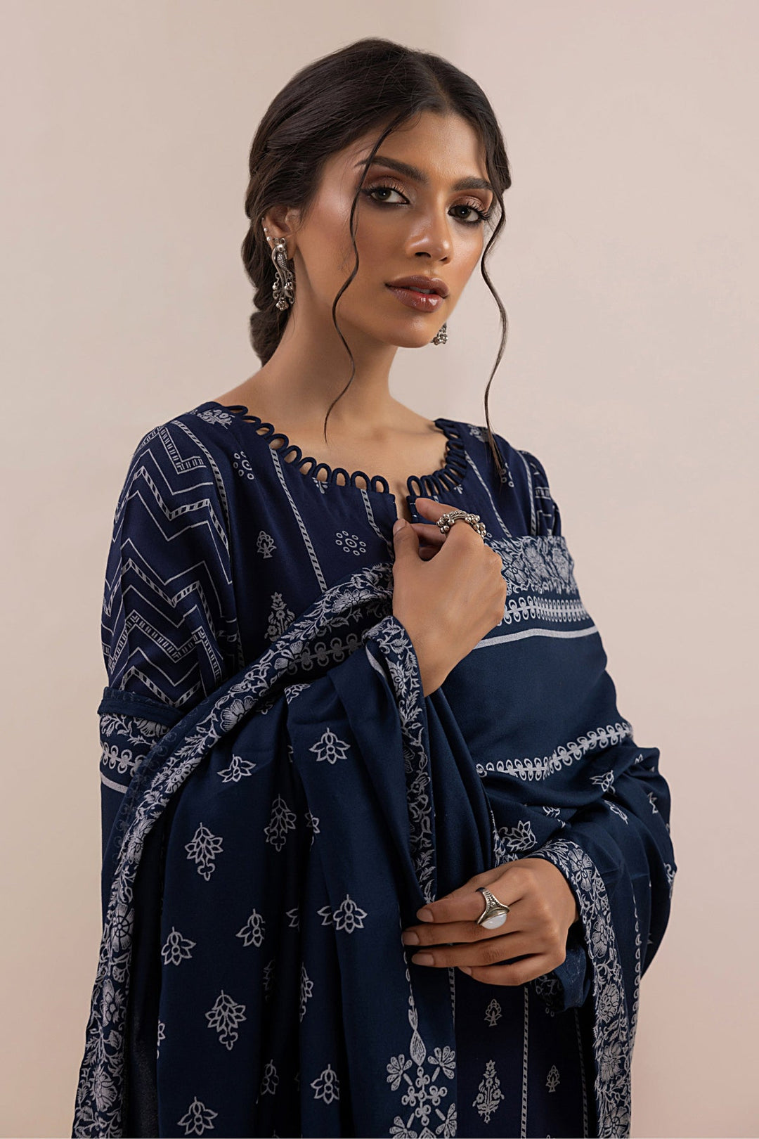 Winter Pashmina Print Suit - Lakhany 3-Piece (LG-AM-0050-A)