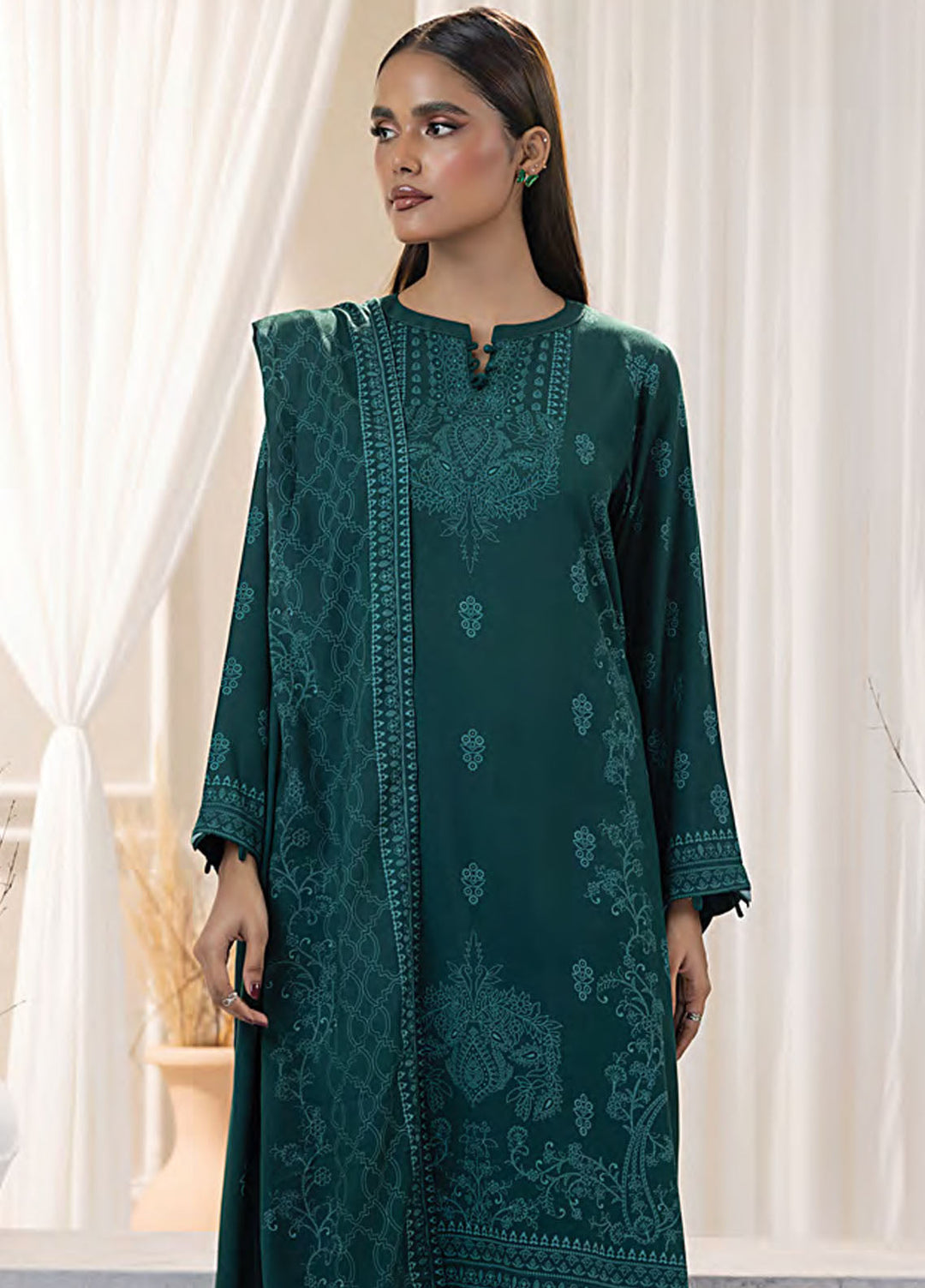 Lakhany 03 Piece Unstitched Cashmi Wool Embroidered Suit -LG-AR-0078-B