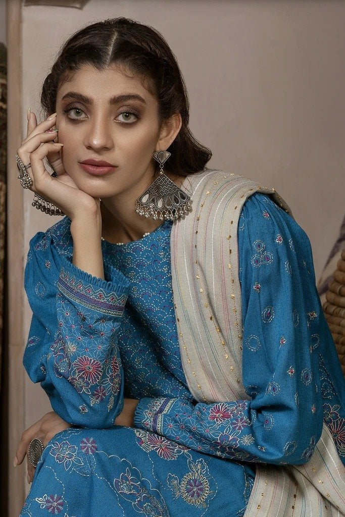 LAKHANY 03 PIECE EMBROIDERED FANCY SLUB SUIT LSM-2566